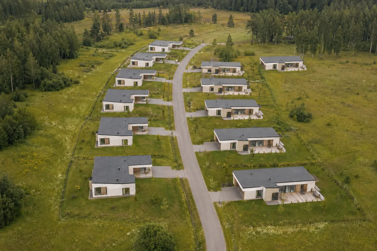 Vaade VÄLU KODUDE ühisele tänavale