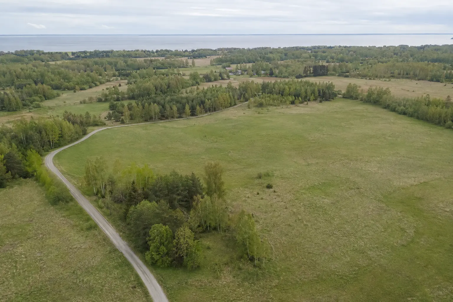 Manniva rannikuäärne maastik õhust